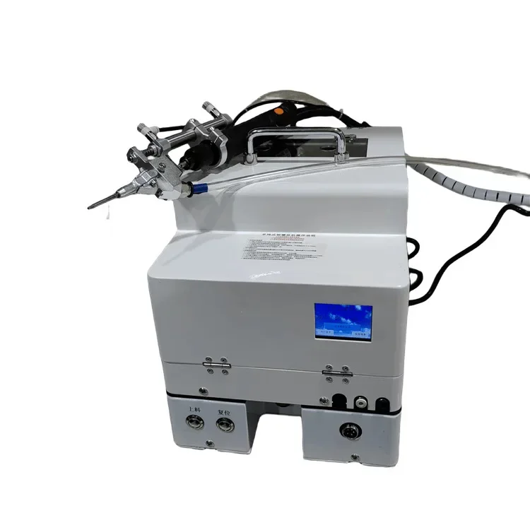 Air batch blowing screw machine
