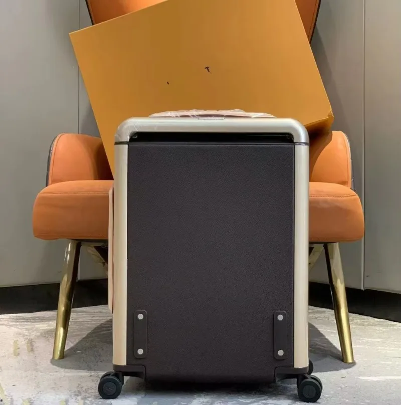 

Big brand new fashion suitcase, trolley case, four-wheel suitcase 20-inch boarding case, password case