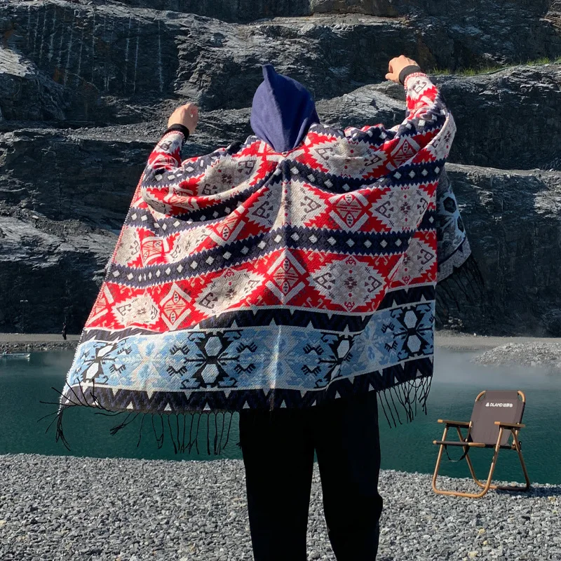 Autumn and Winter Men's Cape Shawl Ethnic Style Travel Outfit Warm Retro Cloak Travel Multifunctional Outerwear  Poncho P5