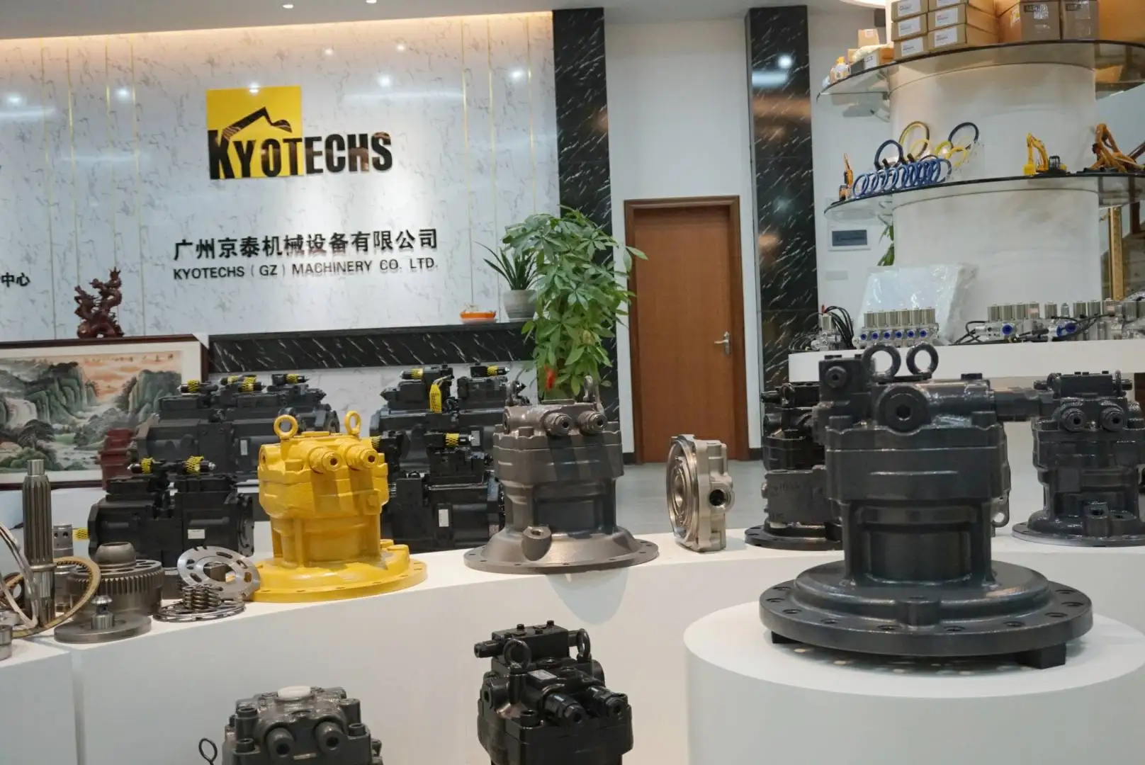 Chinese Factory Excavator Parts  6D95 Hydraulic Oil Pump Assembly 20 Teeth Diesel Fuel Feed Pump 6209-51-1101
