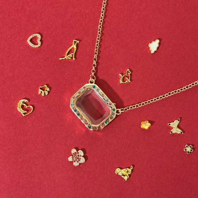 

Heritage Diamond Baguette Birthstone Золотой медальон из нержавеющей стали с покрытием из 18-каратного золота, маленькая подвеска-цепочка, рождественские подарки для женщин