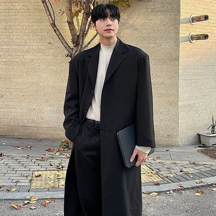 

Wool Blend Ling Coat Mans Cinching Tightening Constricting Squeezing Pinching Clamping Gripping Clasping Grasping Clutching Cool