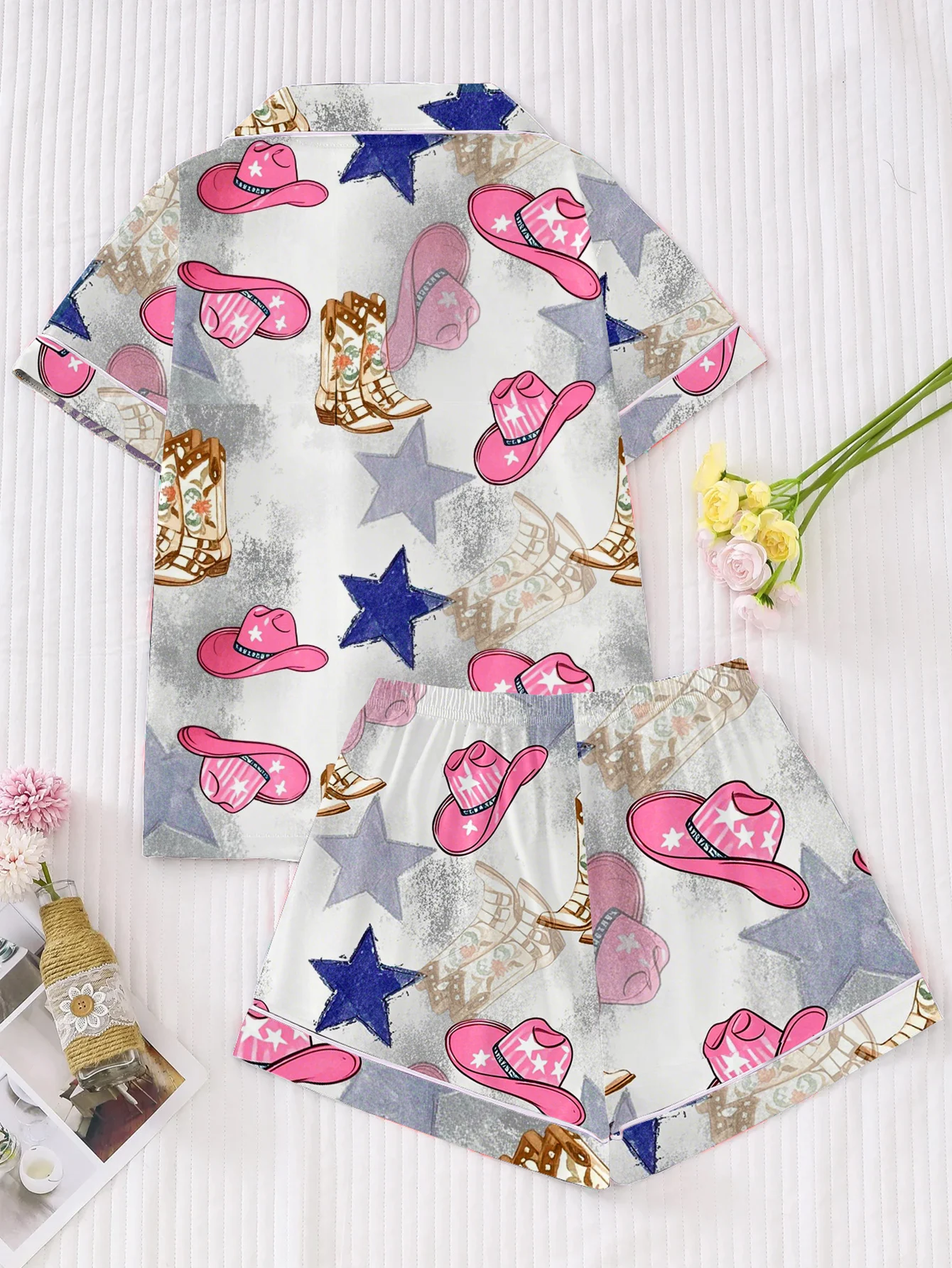 Standard Size Spring and Summer Women's Two-Piece Pajamas Western Style Pink Cowboy Hat Printed Comfortable Short-Sleeved Tie Top and Matching Shorts, Fashionable Cardigan Pajama Set