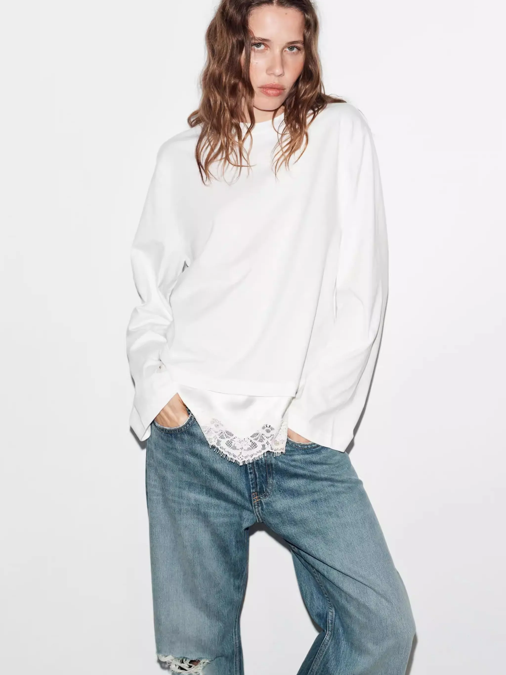 

Spring New Arrival Women's Casual round Ne Long Sve T-irt Lace Splicing Pure Color Match Loose Fit Comfortable Top