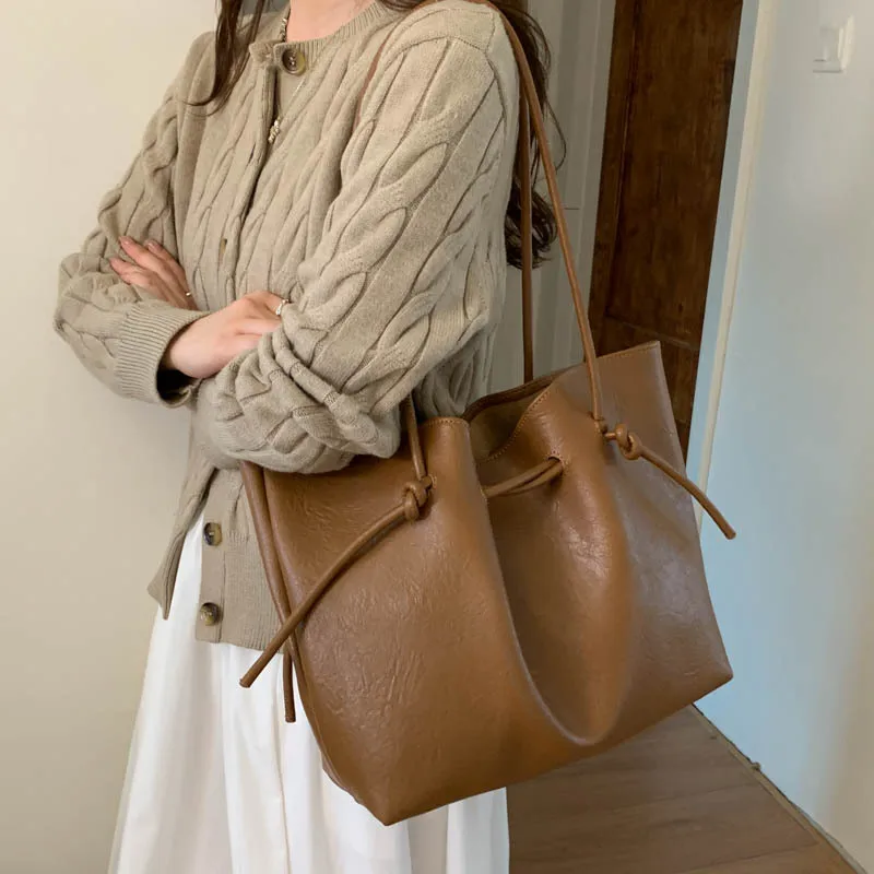 حقيبة يد نسائية جديدة ذات سعة كبيرة حقيبة كتف بسيطة للتنقل الراقية #1