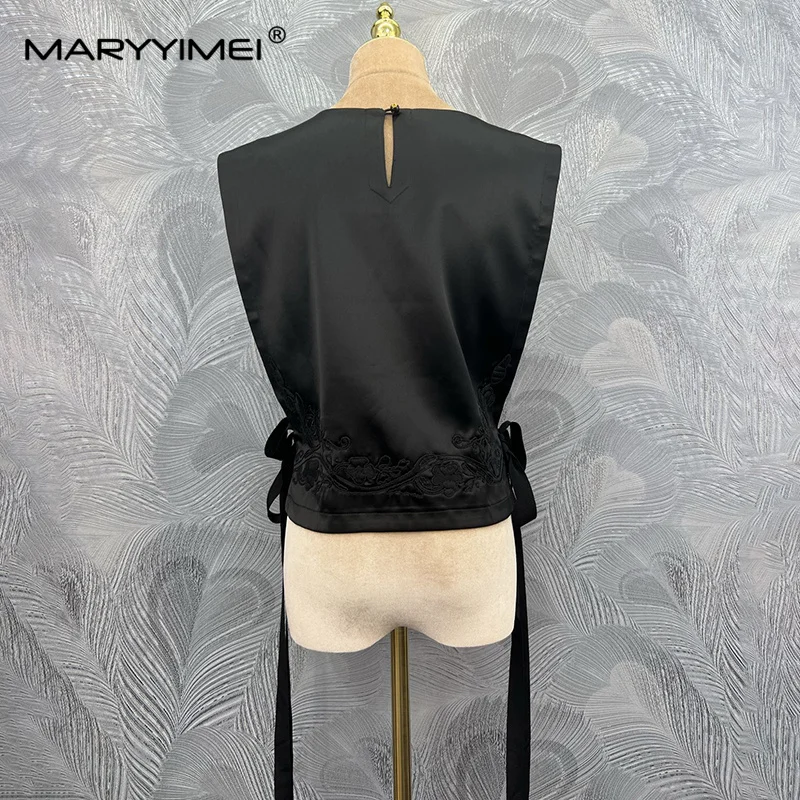 MARYYIMEI Solid Color Embroidered Vest Top Round Neck Sleeveless Top 2026 Autumn Fashion Women's New Style