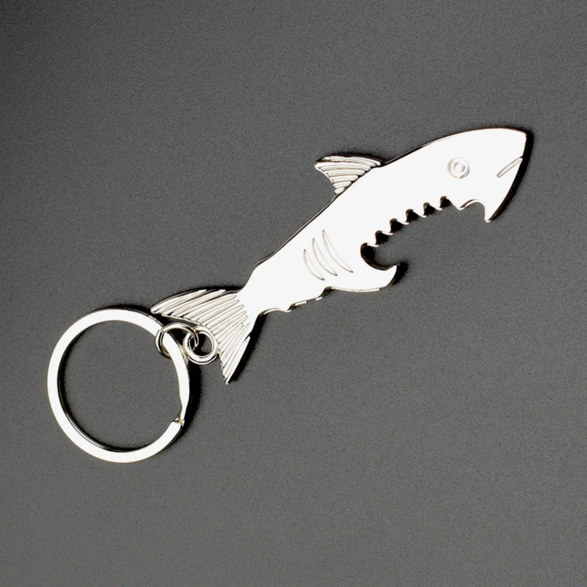 LLavero de tiburón, abridor de botellas, abridor de botellas de cerveza y pescado, dijes para llaves de bolso, accesorios para llaves de coche, llavero, regalo de joyería