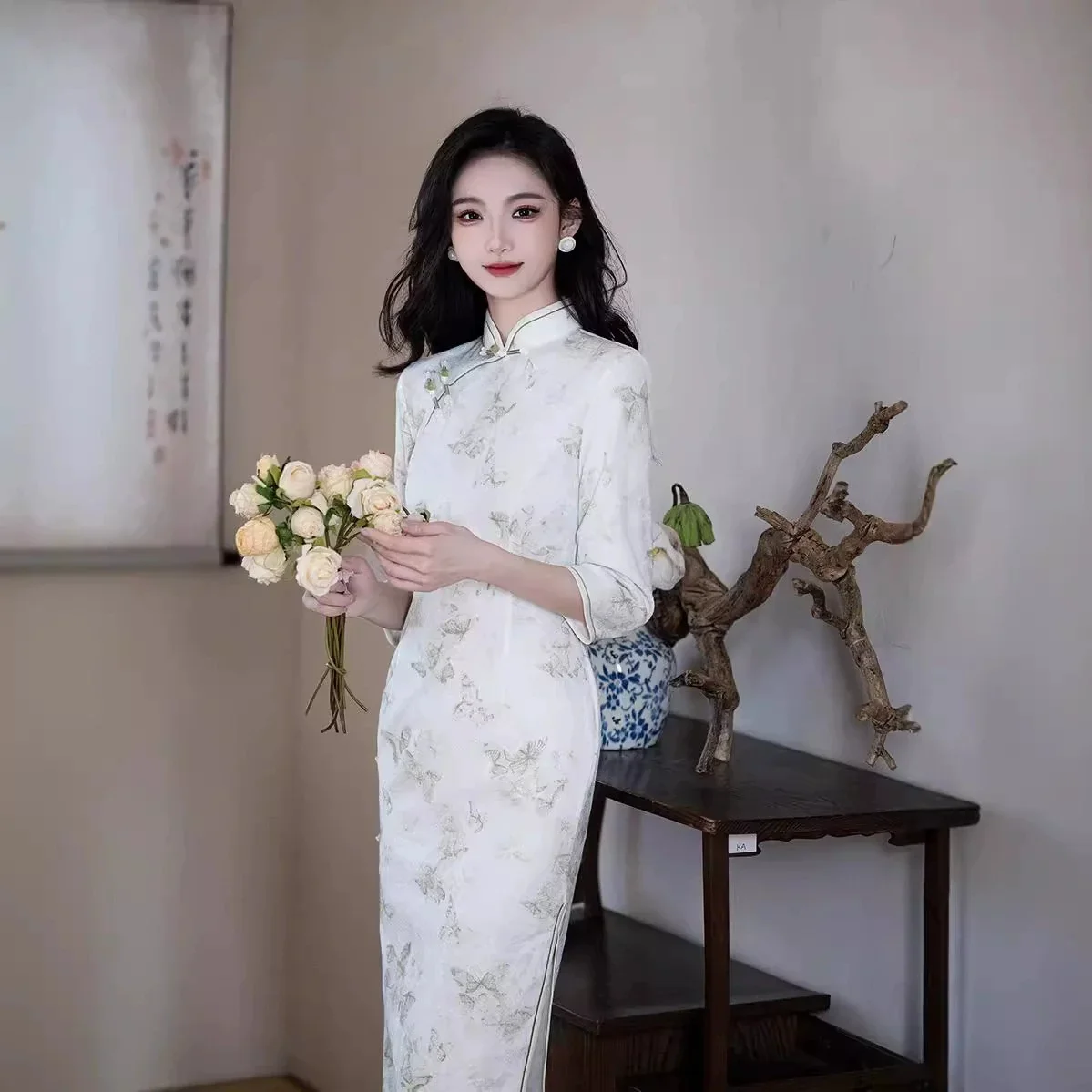 

Длинный темпераментный улучшенный Cheongsam, новинка 2023 года для молодых женщин в китайском стиле в стиле ретро, тонкий рукав со средним рукавом, весна-осень