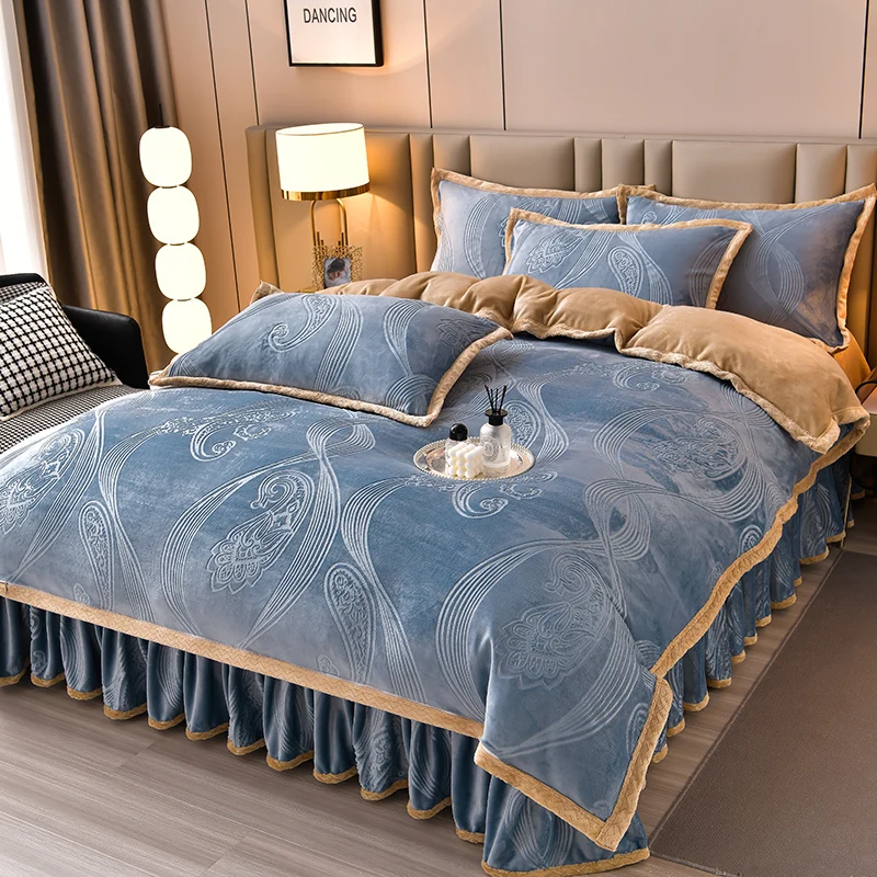 

Высококачественный однотонный резной молочный бархат, комплект из 4 предметов, красивый цветочный принт, супермягкое постельное белье, комплект простыней для отеля, оптовая продажа