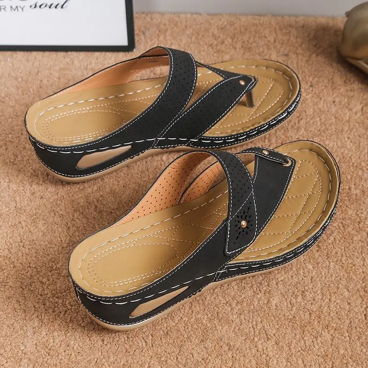 Summer New Slippers Women Casual Massage Durable Platform Flip Flops Beach Sandals Female Wedge Shoes Lady Room Slippers