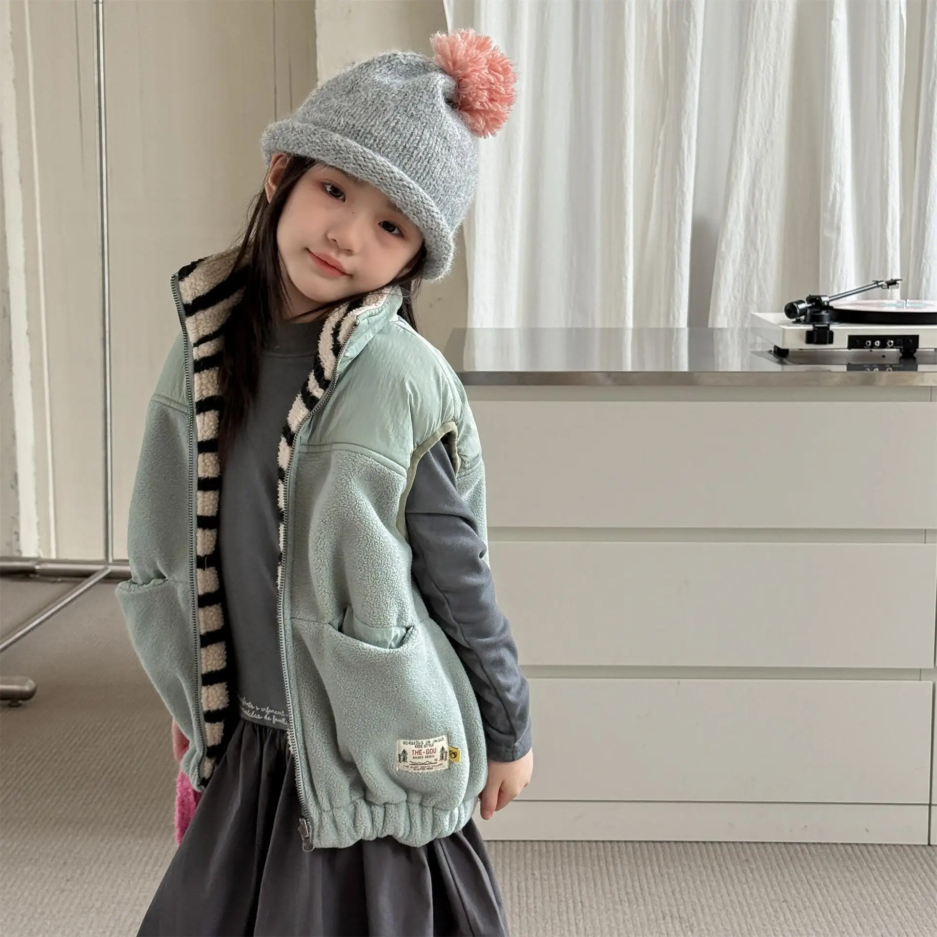 2026 Winter New Children Sleeveless Warm Vest Plus Velvet Thick Girls Quilted Cotton Coat Boys Reversible Vest Kids Clothes