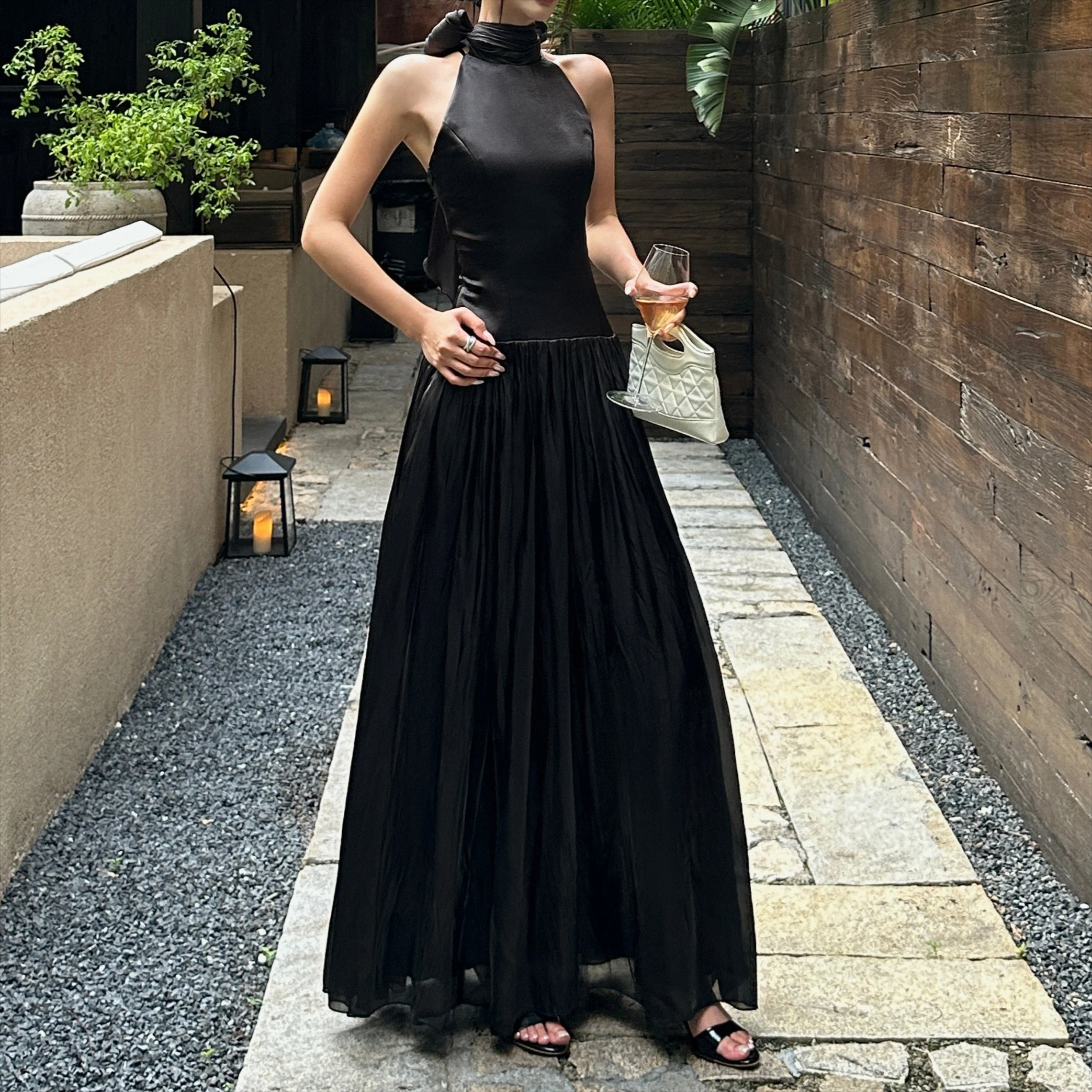 Sukienka halter z błyszczącymi zdobieniami, damska, bez rękawów, letnia, na wakacje, na imprezę, z wysoką talią, elegancka, dopasowana sukienka bodycon, elegancka odzież damska z wysoką talią.