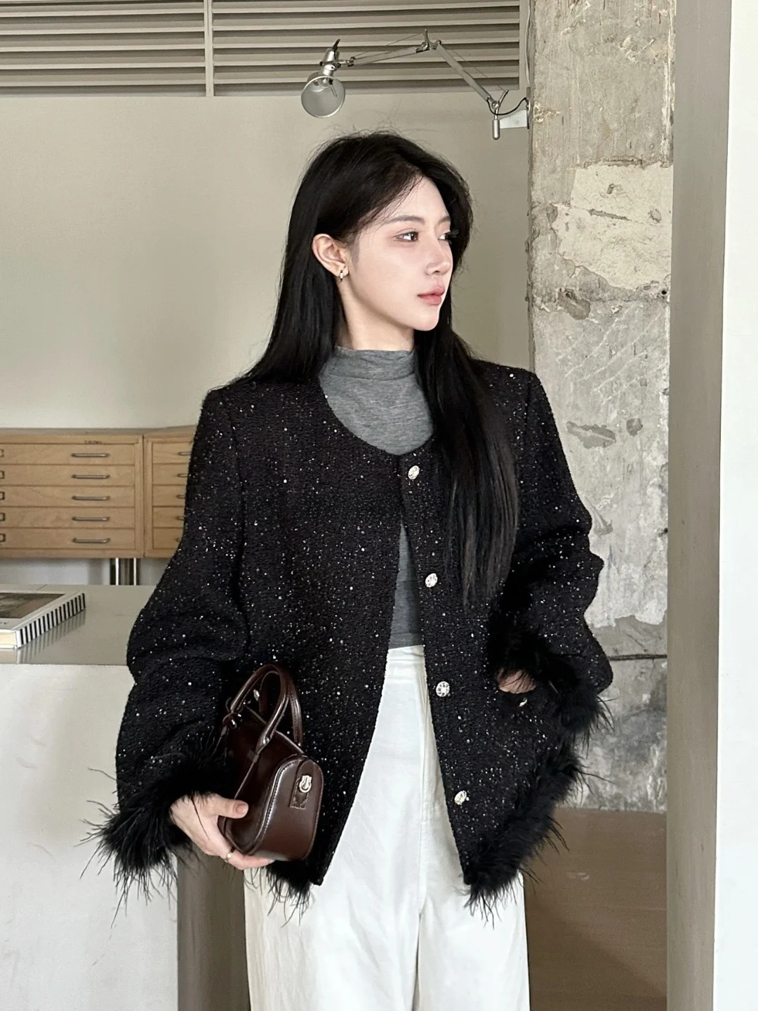 

Женская универсальная куртка с длинными рукавами, пайетками и перьями, больших размеров, с широкими плечами, повседневная верхняя одежда