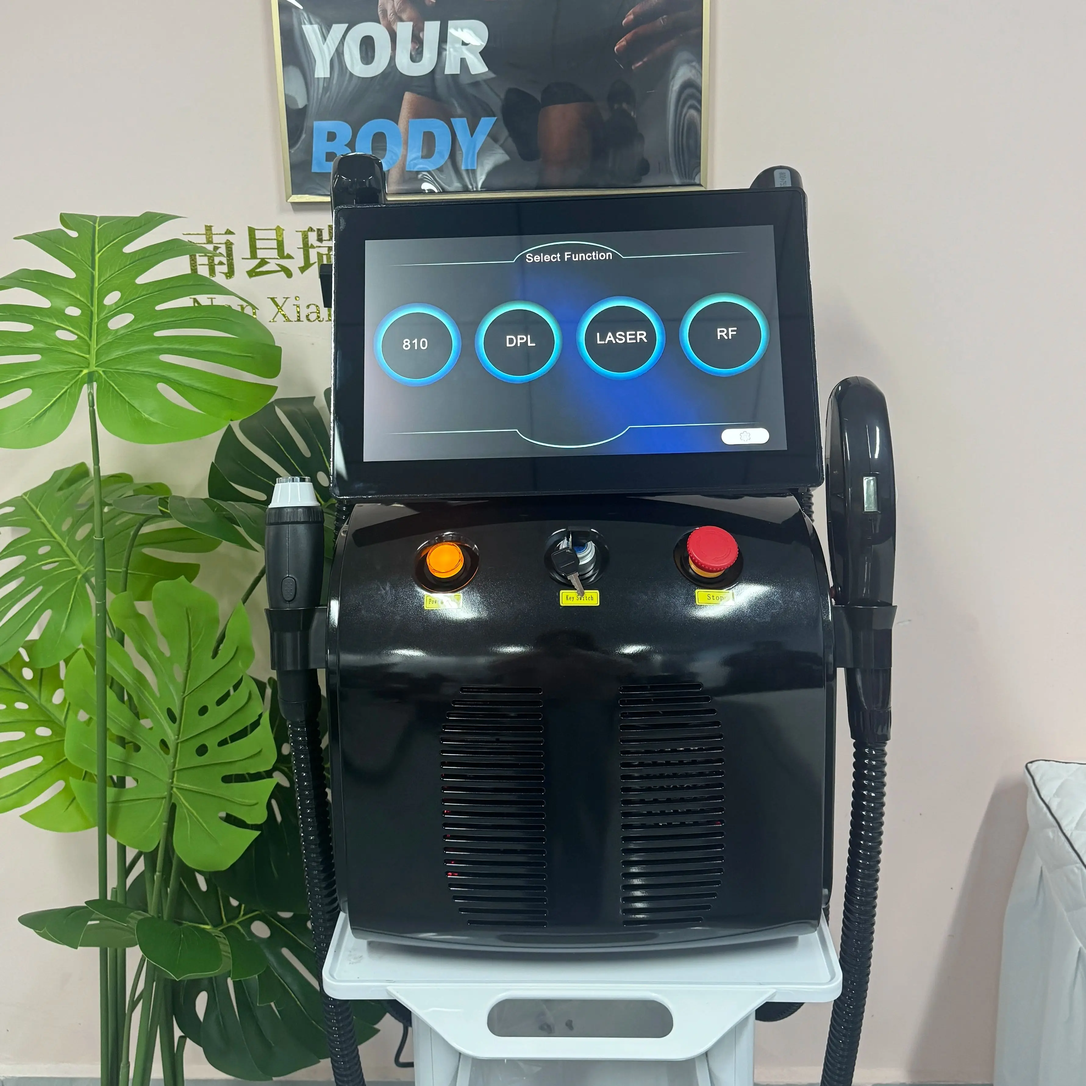 Nouvelle machine 4 en 1 à diod - Industrial Laser Hair Removal Machine avis et prix