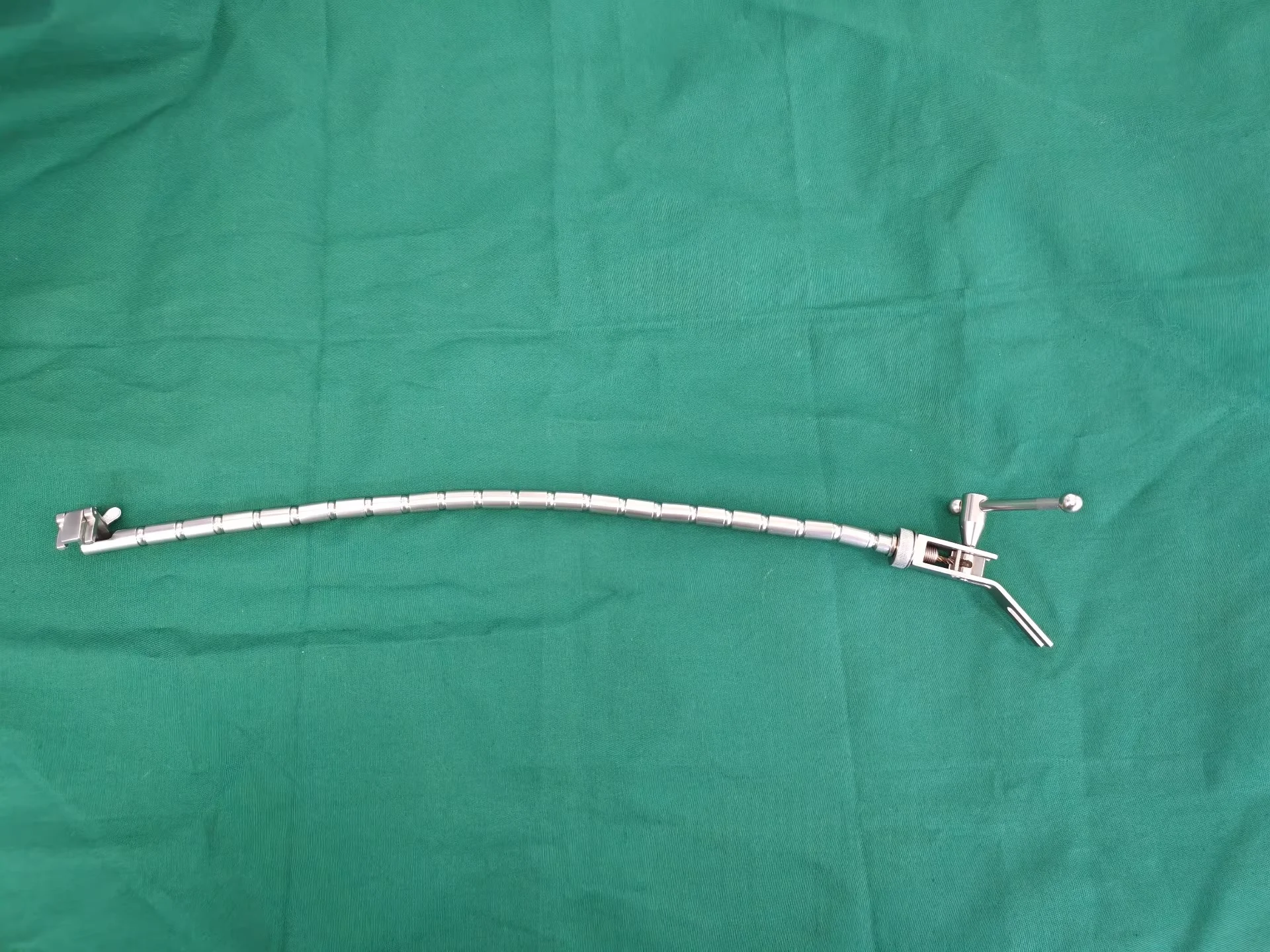

YX281-3 S-shaped flexible shaft retractor 450mm size