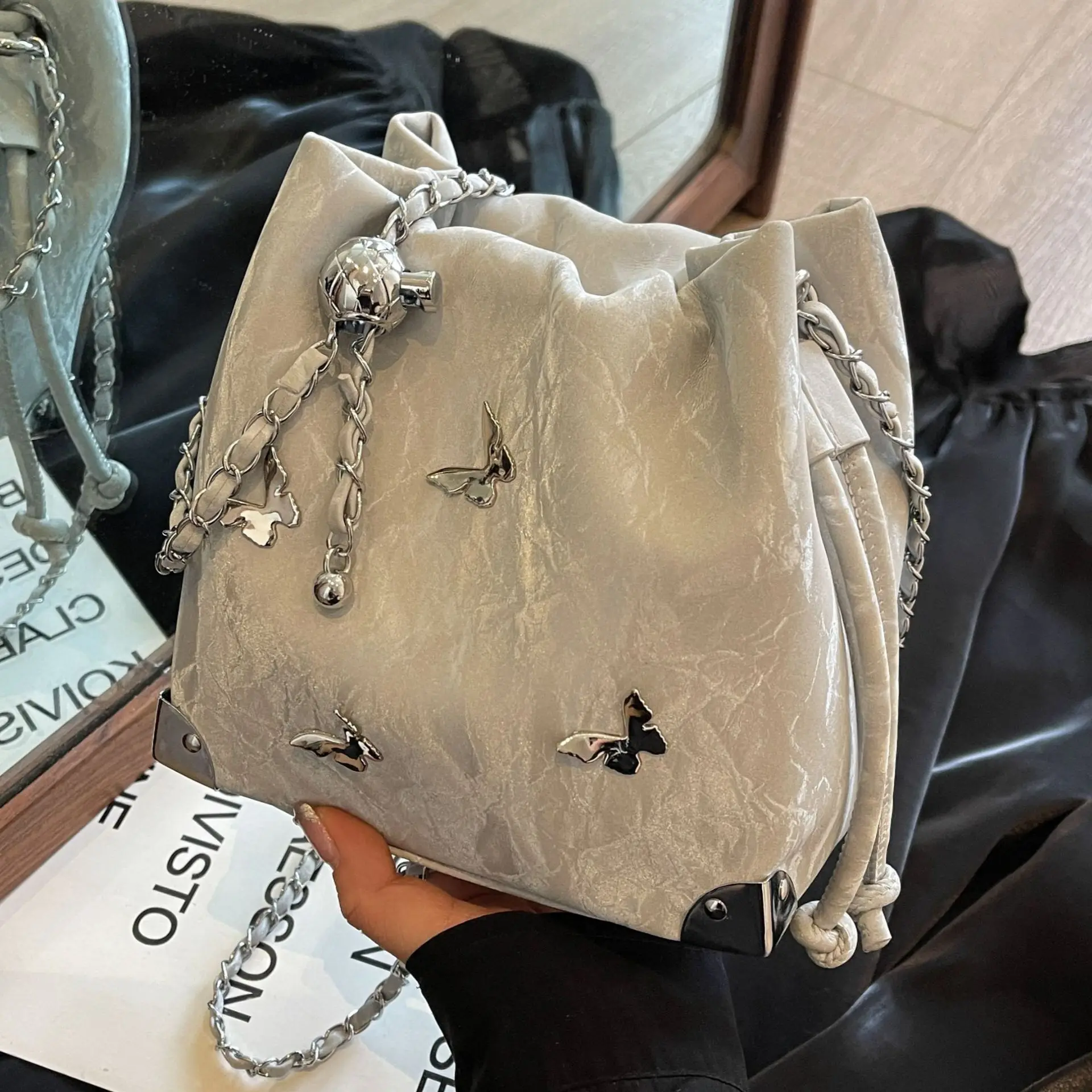 

Metal Bow Bucket Bags Women 2024 Summer New Niche Style Elegant All-match Shoulder Bags Drawstring Bag Fashion Handbag