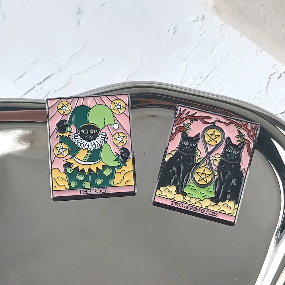 Creative Tarot Series Metal Badge Accessories Cute Cat  Animal Modeling Paint Bust Jewelry Gift