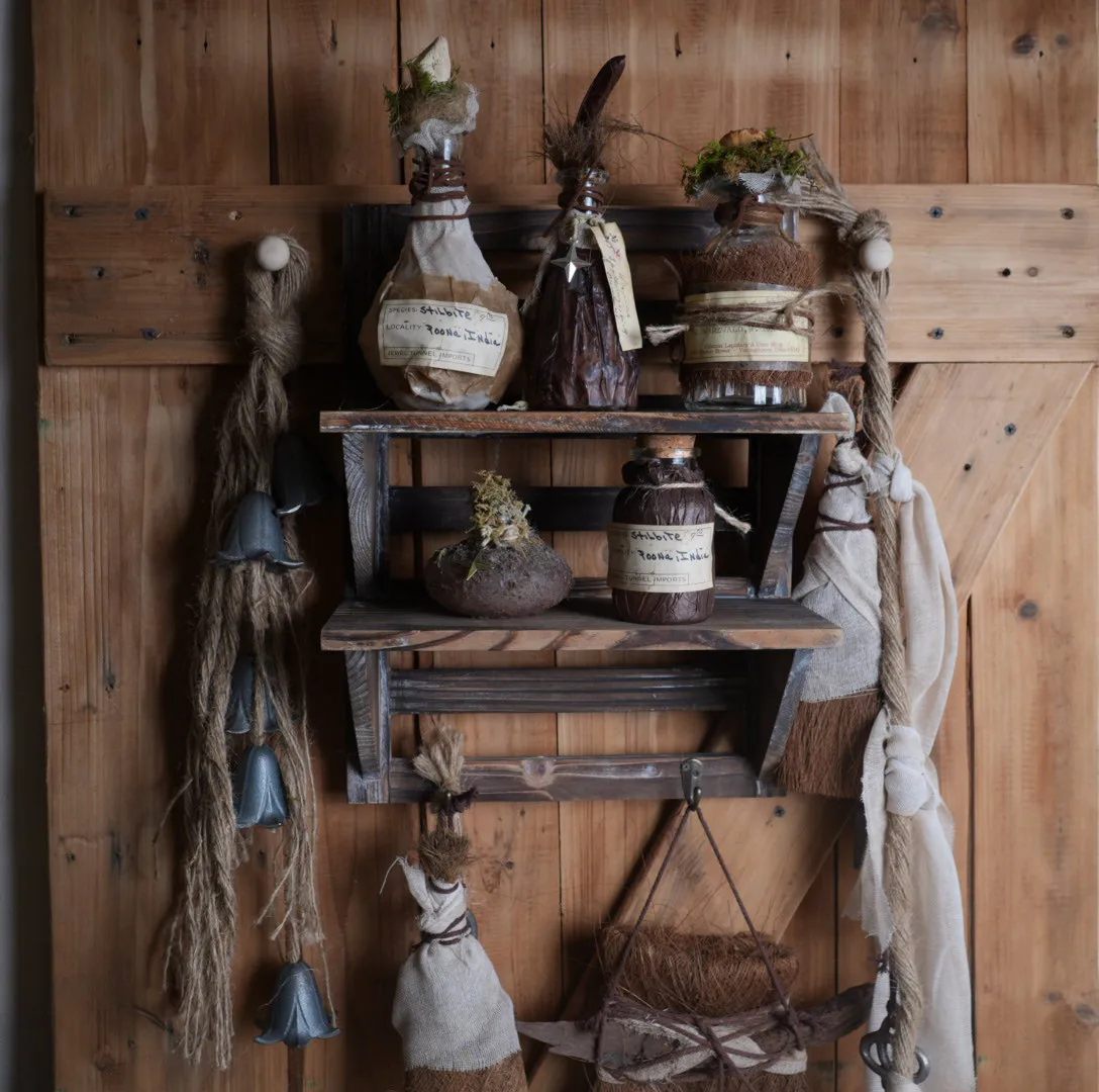 The whole set of props is packed, witch ornaments, magic scene arrangements, pendants, homestay hanging on the wall