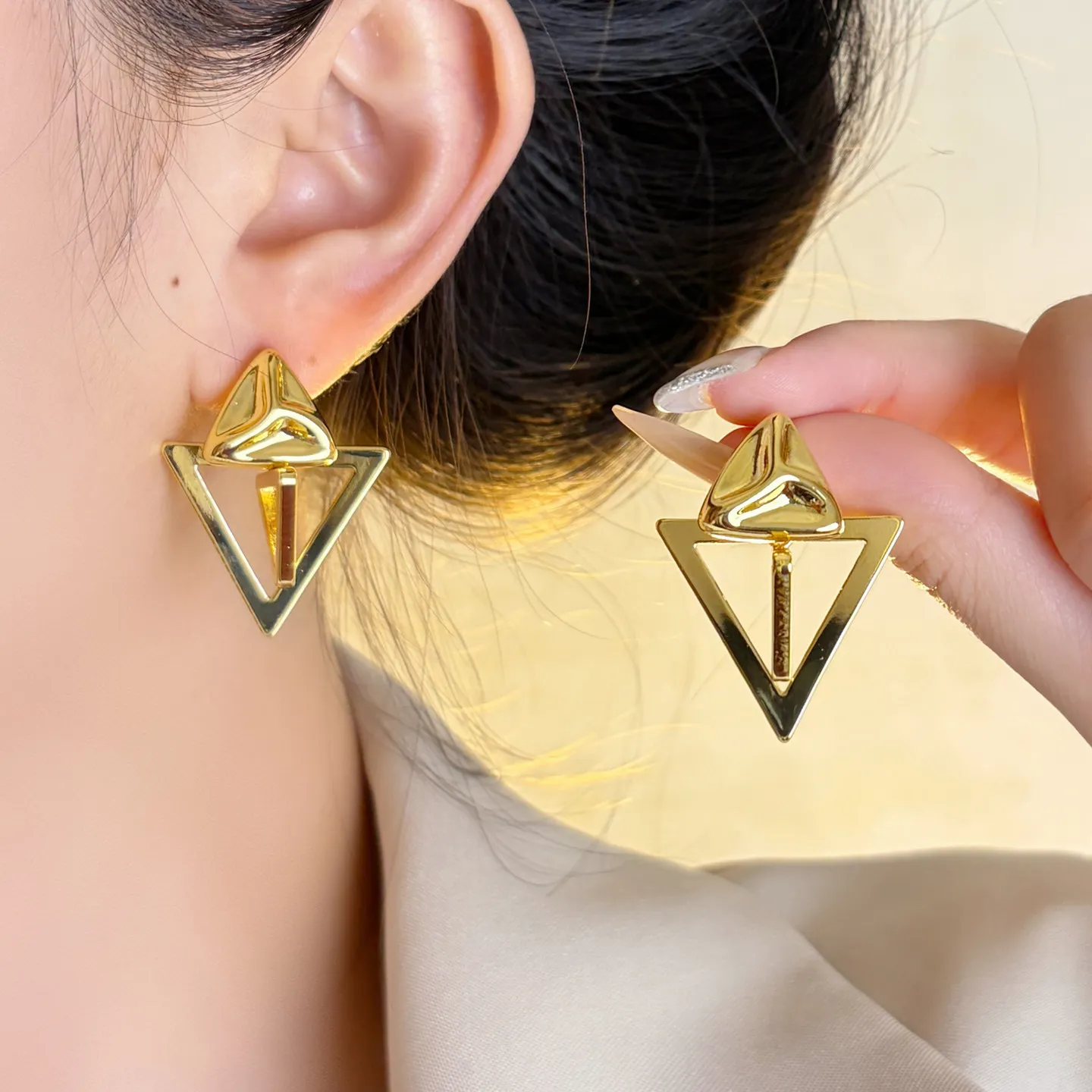 

Light Luxury Minimal Hollow Geometric Triangle Stud Earrings Oversized Exaggerated Design Fashion Female Ear Accessories