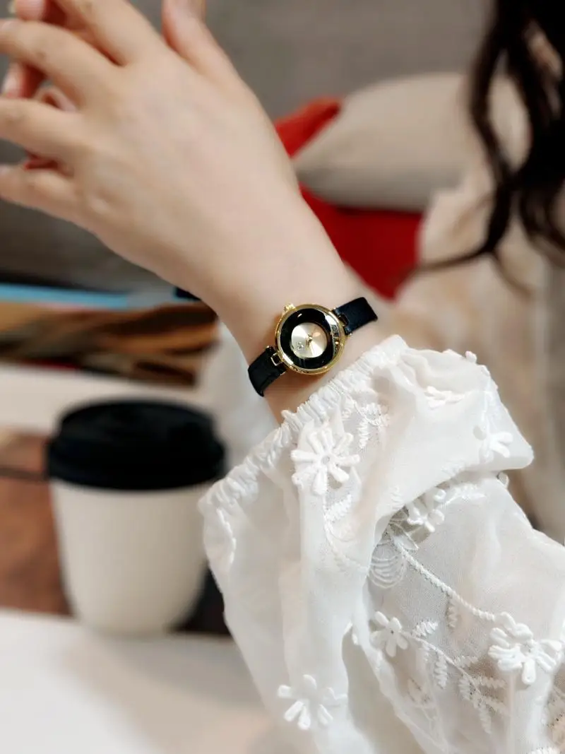 New Minimalist Mirror-Finish Women'S Watch, Korean Style, Leather, Vintage High-End Women'S Watch, High-Quality Wristwatch.