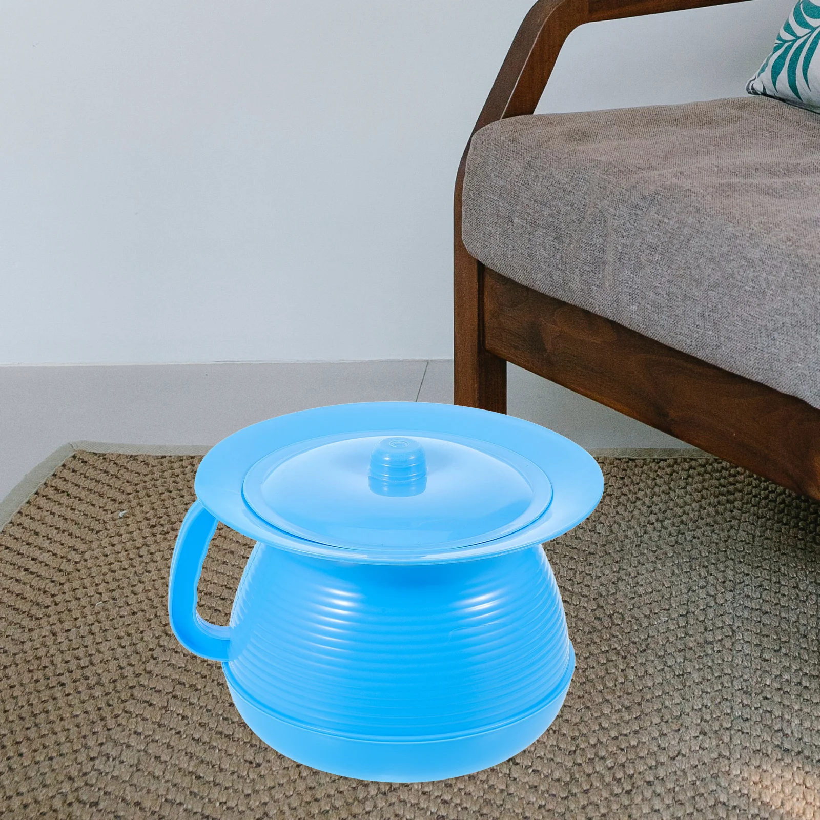 Urinal with Lid Urine Pot Adult Potty Plastic Container Mens Bottle Spittoon Elder