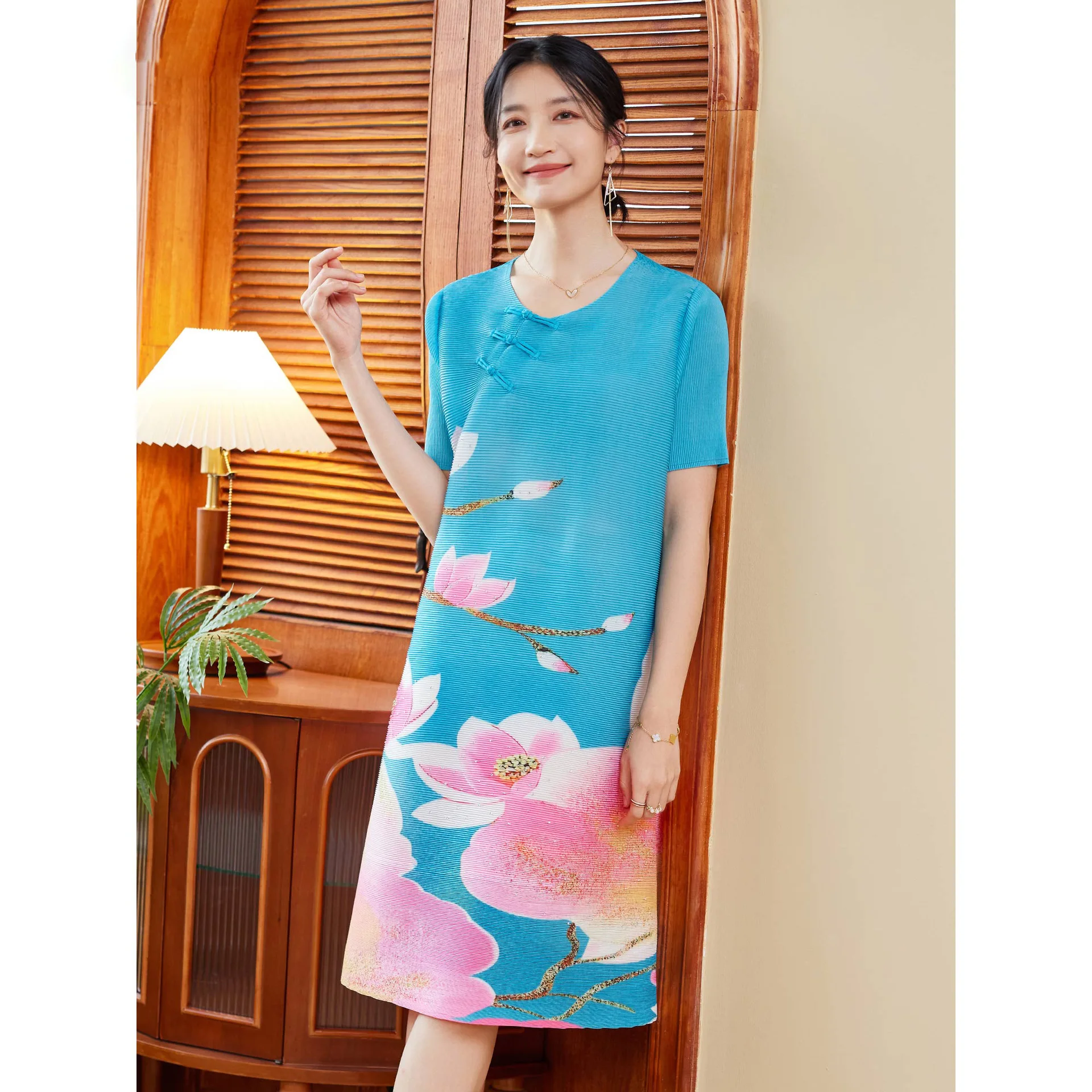 

Miyake New Chinese Dress 2024 New Mom Summer Dress Fashion National Style Printed Loose Large Size Women's Pleated Skirt