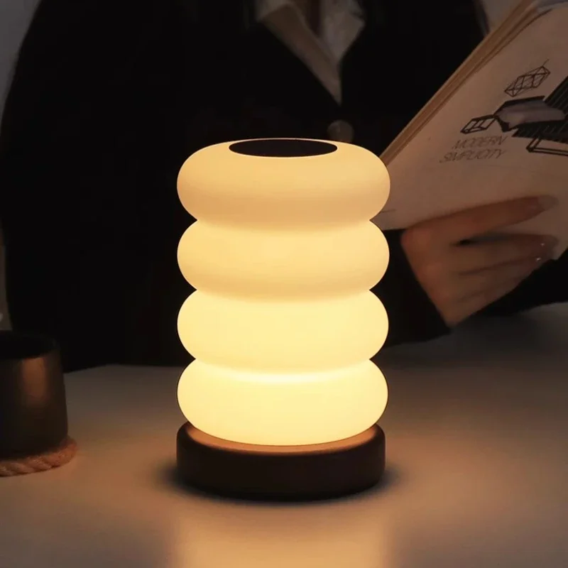 

French Retro Cream Medieval Donut Table Lamp, Master Bedroom Atmosphere, Creative Romantic Headboard Table table lamps