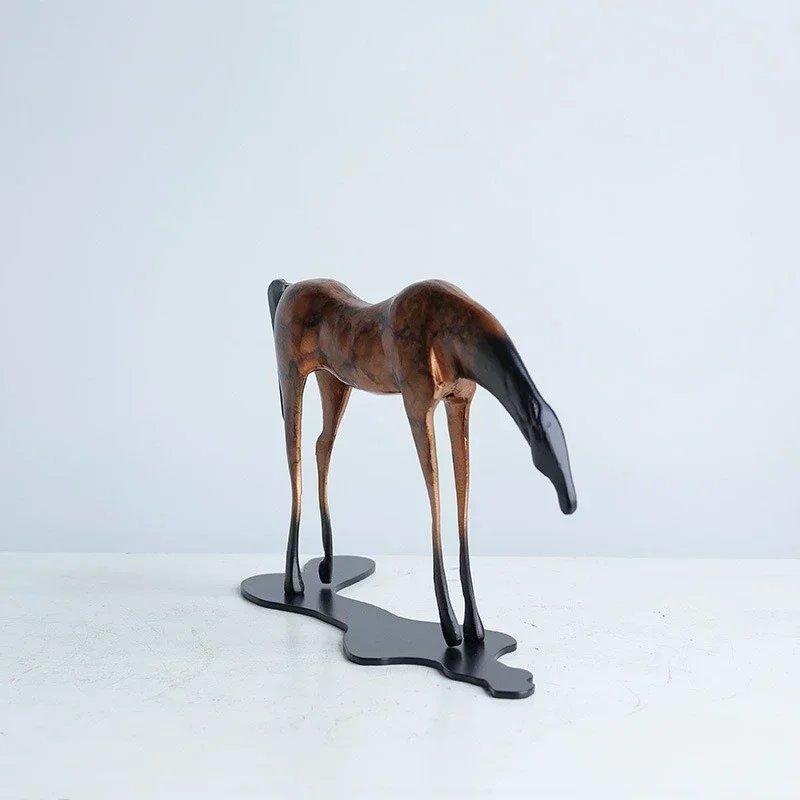 D17Abstract Animal Sculpture Horse Figurine Resin Handicraft Low-profile Horse Thousand-Horse-Head Decorative Figurines Home Dec