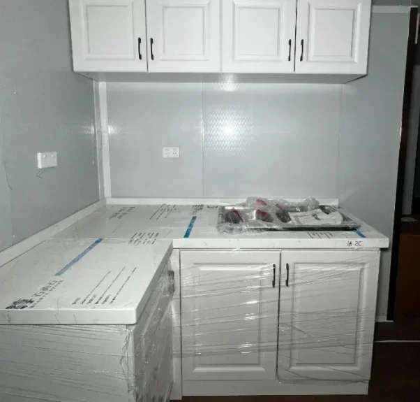 Customized Mobile Container Prefabricated House Modern Coffee Shop Luxury Mobile Prefab Home Store Expandable House With Shower