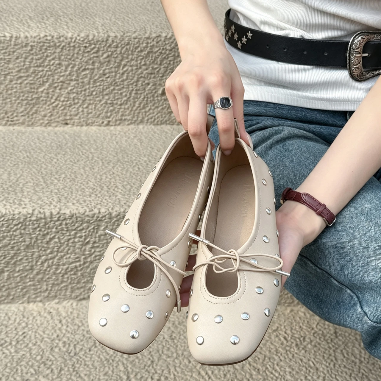 Retro Schwarze Nieten-Schleifen-Ballettschuhe für Damen, Einfarbige Flache Mary Jane Schuhe mit Flachem Absatz – Detail 29