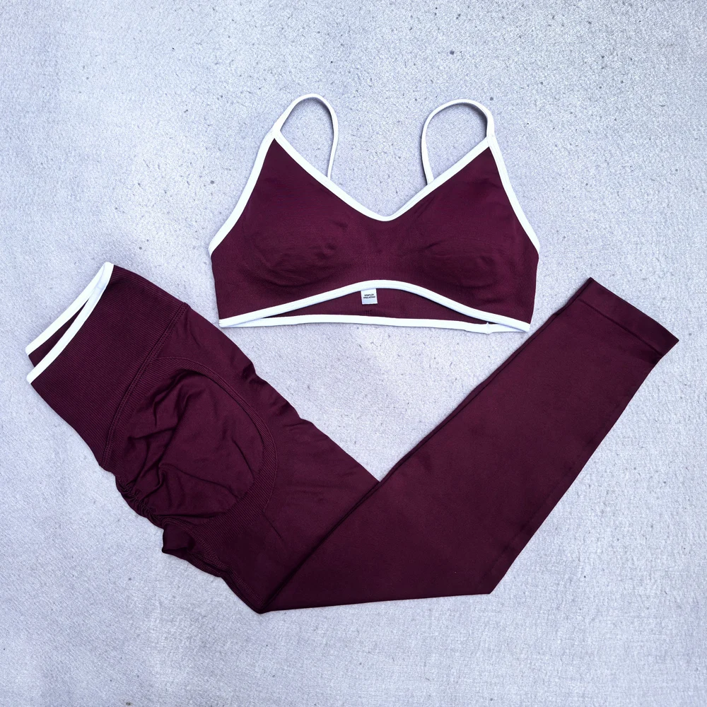 Nahtloses Yoga-Set für Damen: Sport-BH mit Trägern und High-Waist Scrunch-Bum Gym Leggings – 2-teiliges Fitness-Outfit