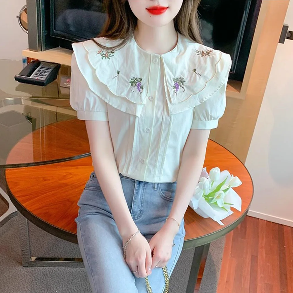 Retro Sweet Flower Embroidery Peter Pan Collar Women Shirts Chic Elegant Female Blouse Summer Casual Bubble Sleeve Cute Slim Top