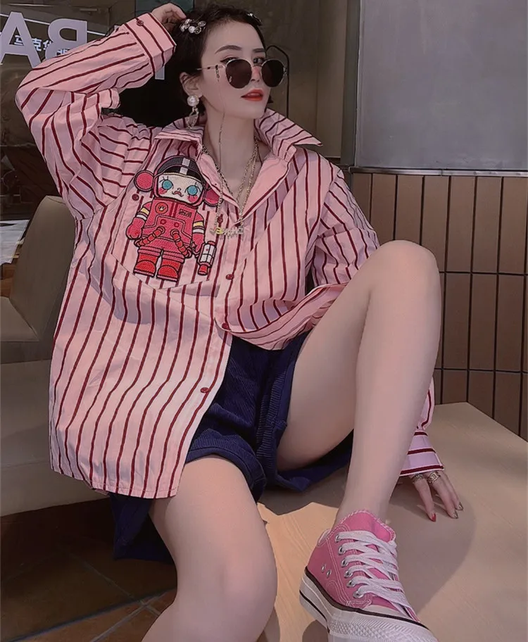 Oversize Women Long Sleeve Pink Strip Blouse Shirt Cartoon Embroiderey Appliques Blusas Feminina Casual Tops Blouses Shirts NS63