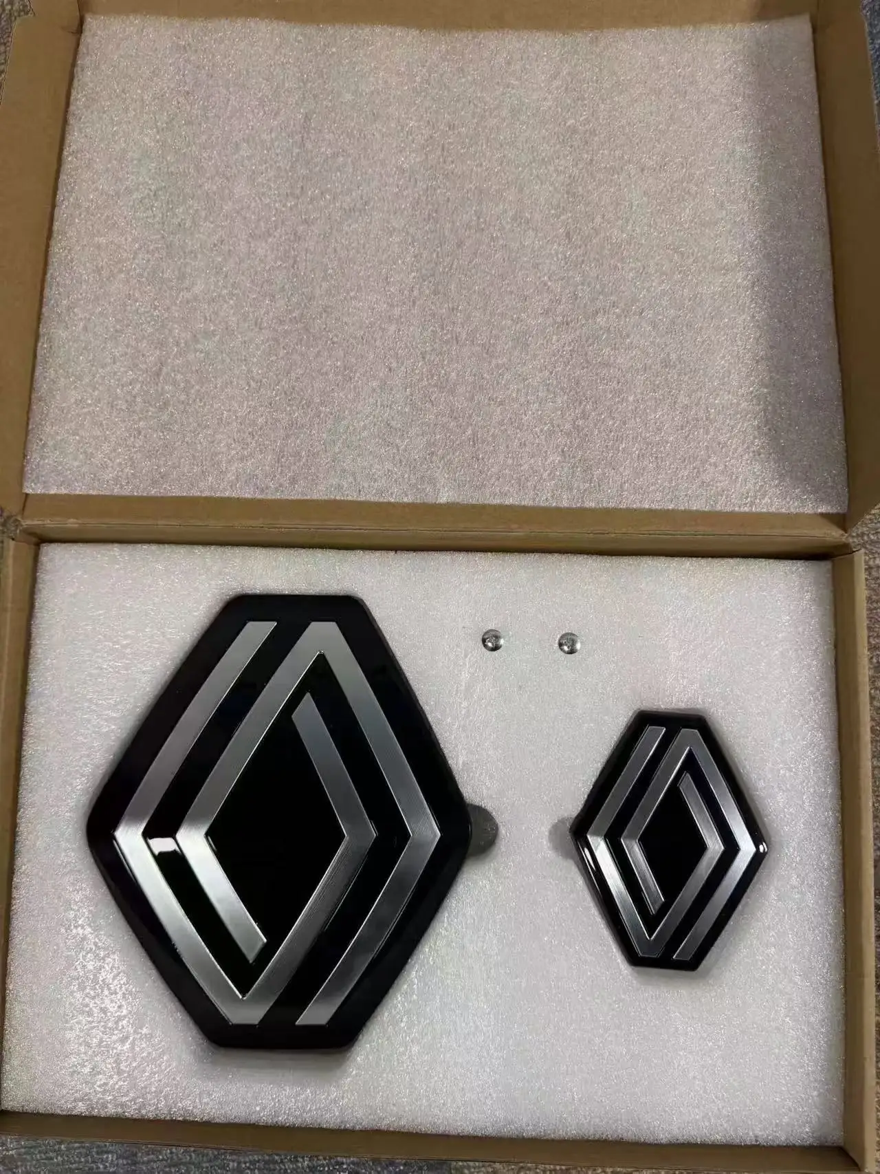 Emblema de Repuesto para Coche, Versión 2026, Delantero (20.8x17cm) Trasero (11x8.5cm), Compatible con Renault Koleos Kadjar