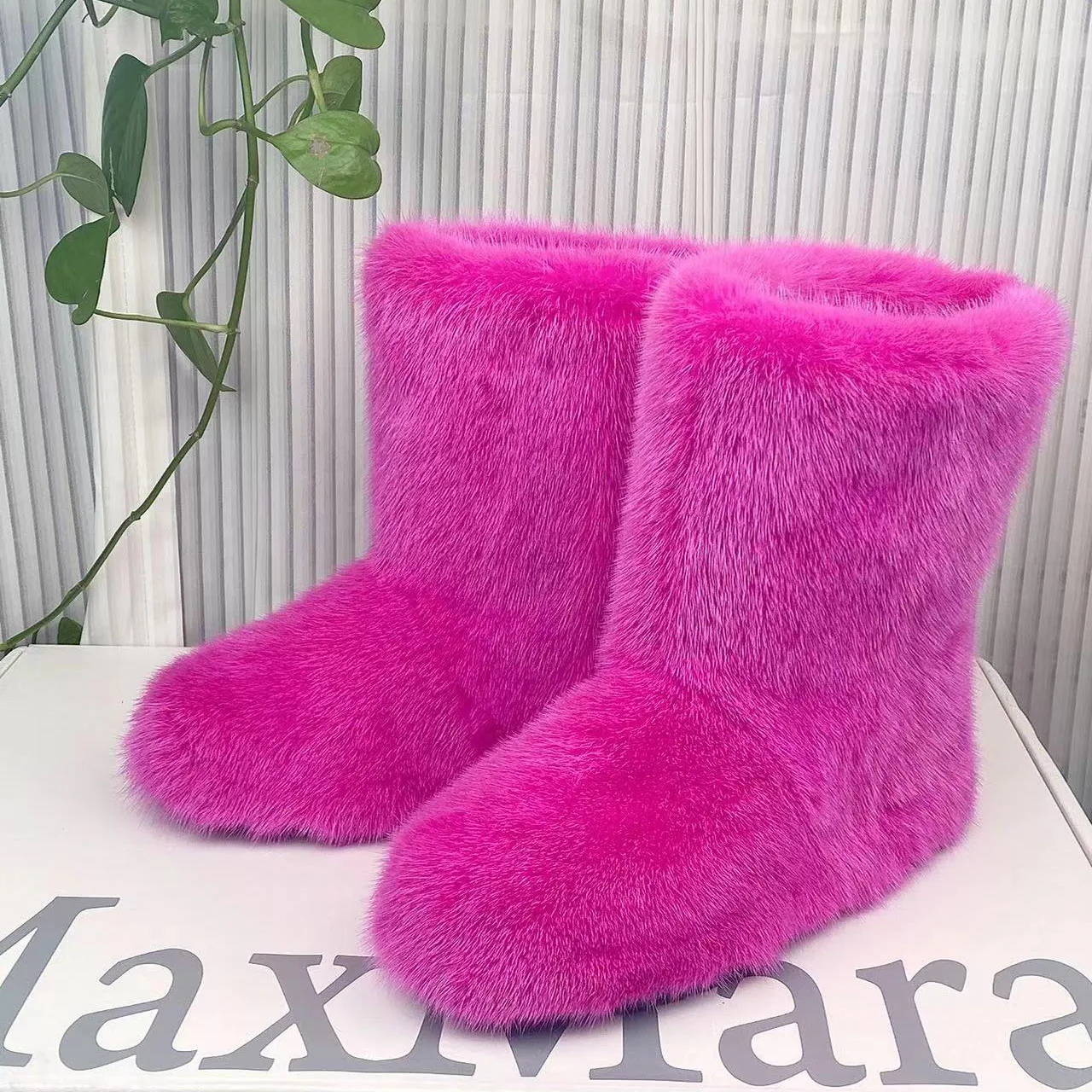 2024 scarpe di pelliccia invernale donna stivali di pelliccia di visone reale donna stivali da neve caldi di peluche calzature di moda di lusso