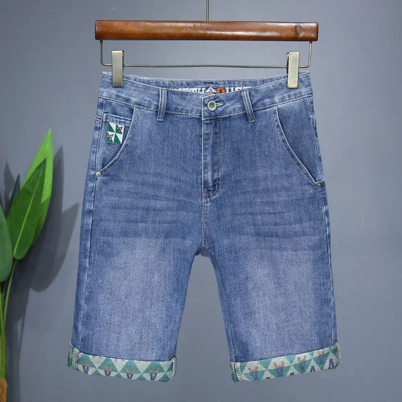 صيف جديد الرجال الدنيم السراويل رقيقة مطبوعة موضة شخصية سراويل قصيرة الذكور الشارع الشهير برمودا مستقيم تمتد جينس قصير