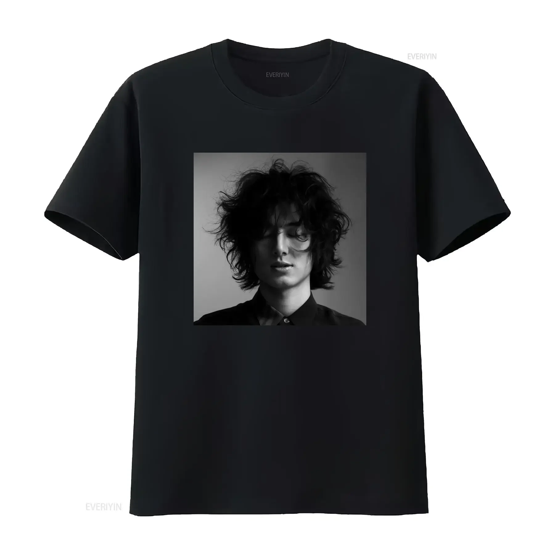 T-shirt classique inspiré de Fujii Kaze, design vintage délavé, doux, décontracté et élégant, pour les amateurs de mode tendance.