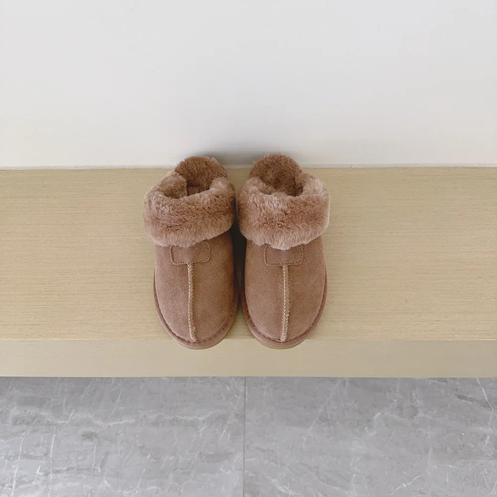 Winterliche Indoor-Beidou-Hausschuhe aus Schaffell und Fell für Frauen und Kinder. Weiche Hausschuhe mit flachem Absatz für den Außenbereich. – Detail 7