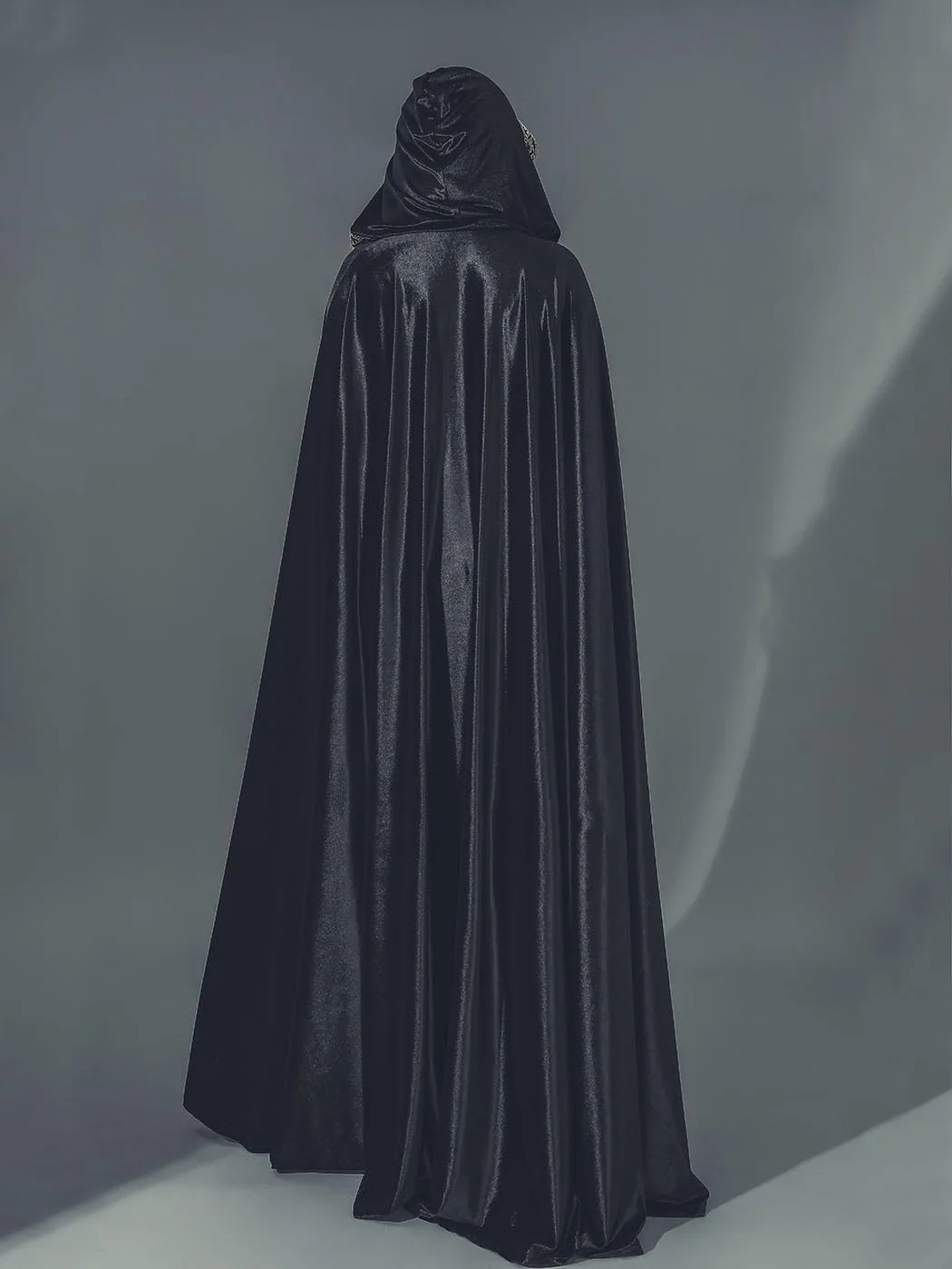 جديد Hatl عباءة طبقة واحدة الذهب الأزهار تقليم loween تأثيري دور بلانغ عباءة المرأة العرقية زي المرحلة زي