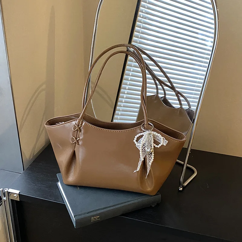 

2025 Korean Commuter Tote Bag for Women Minimalist Shoulder Crossbody Purse Fashionable Handbag