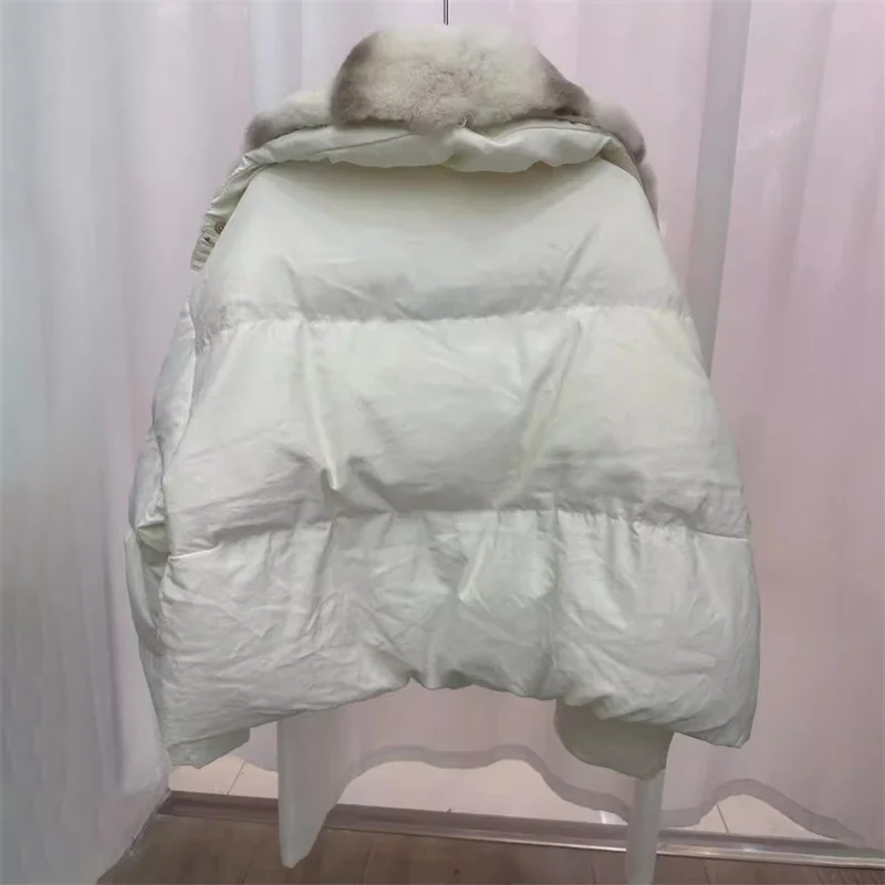 Chaqueta de invierno para mujer, chaqueta de plumón con cuello de piel de conejo desmontable, abrigo grueso y cálido relleno de plumón de pato blanco 90 y2k, novedad de 2025