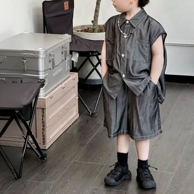 

Новинка лета 2023, повседневная модная свободная рубашка без рукавов с квадратным воротником и пуговицами для мальчиков, эластичные шорты, школьный комплект