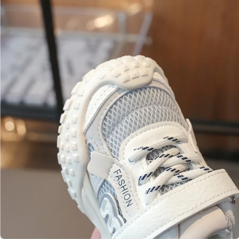2024 jesienne nowe dziecięce buty sportowe dziewczęce koreańskie miękkie podeszwy buty deskorolkowe chłopięce wytrzymałe buty do wspinaczki