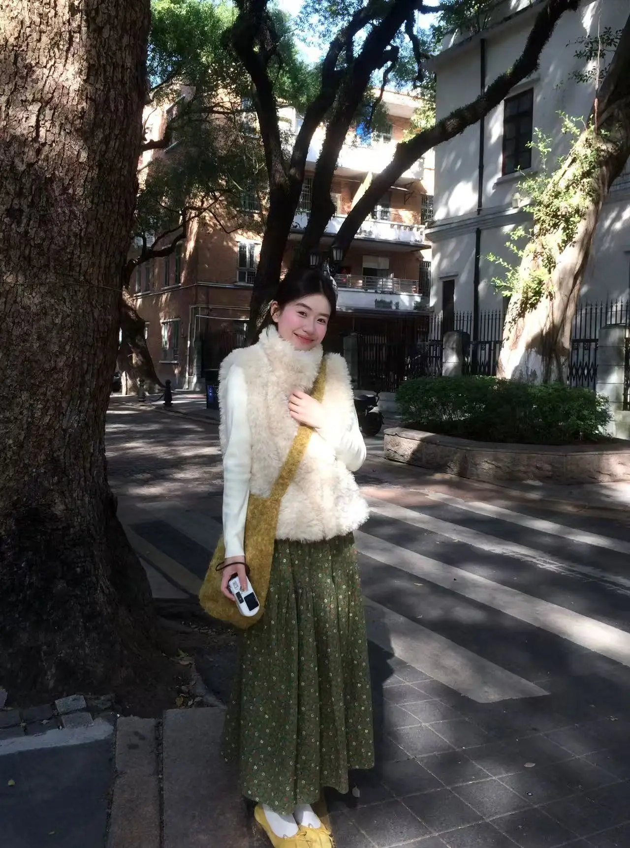 

Новинка зимы KMOMENT: Женский меховой жилет Gentle Sle – теплый, универсальный, стройнящий топ Cleanfit Stand Size. Женская верхняя одежда.