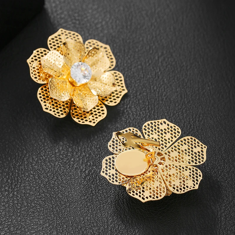 Moda exagerada 2 camadas de metal flor clipe em brincos para mulheres retro dimensional oco zircão brincos jóias de declaração