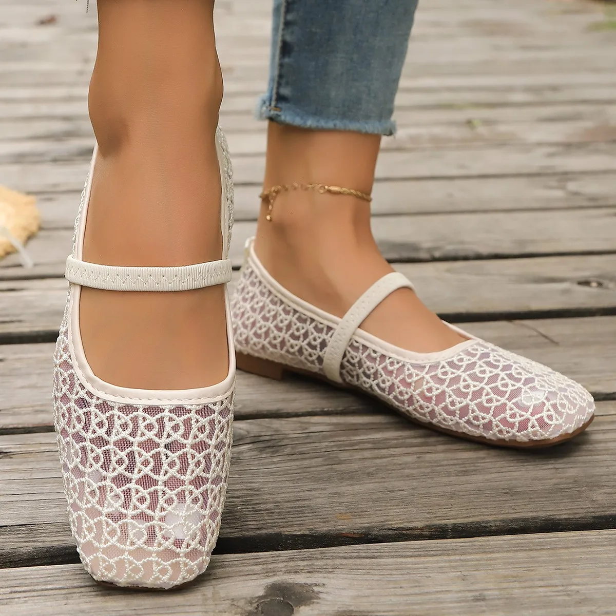 2026 New Solid Color Mesh Breathable Slip-on Flat Shoes Women's Summer Suitable for Daily Casual Wear Large Size Low-top Shoes
