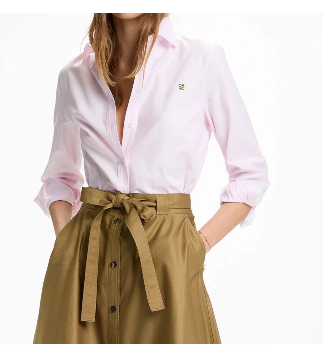 CH Damen Klassisches Hemd mit Knöpfen, erhältlich in zwei Farben, langärmlig, mit goldenem Markenlogo, geeignet für formelle Anlässe, Büro, Business und Freizeit. – Detail 9