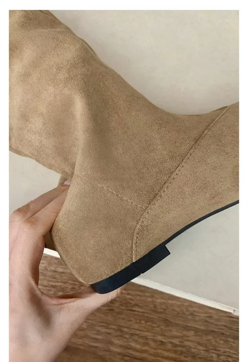 Modische knielange Damenstiefel für den Herbst, sexy spitze hohe Stiefel aus Europa und Amerika, gepolsterte Damen-High-Top-Stiefel. – Detail 11