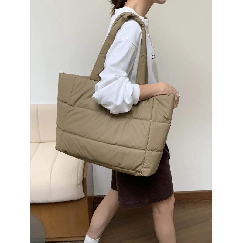 

New2024Autumn and Winter Special-Interest DesigninsSoft Cotton-Filled Tote Bag Portable One-Shoulder Fashion Cotton-Padded Bag