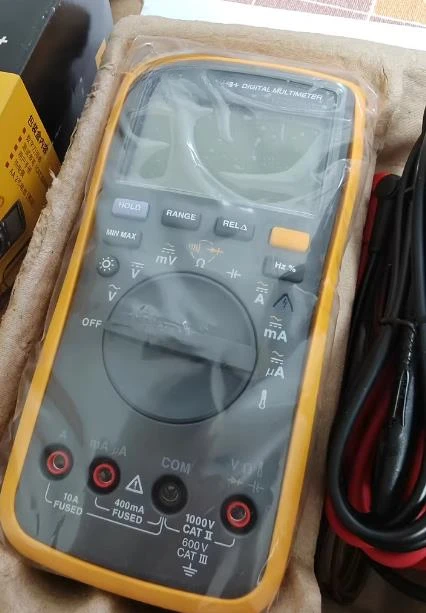 Nuovo multimetro 17B +